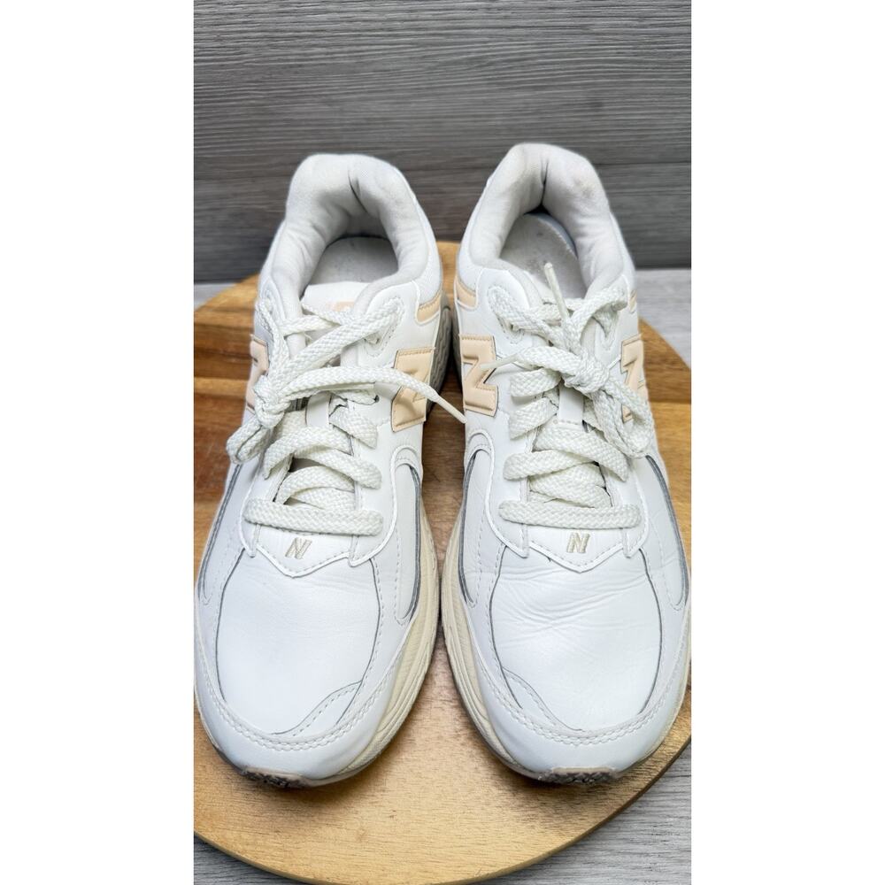 New Balance 2002R. White. Men’s Size 7 - Picture 4 of 10
